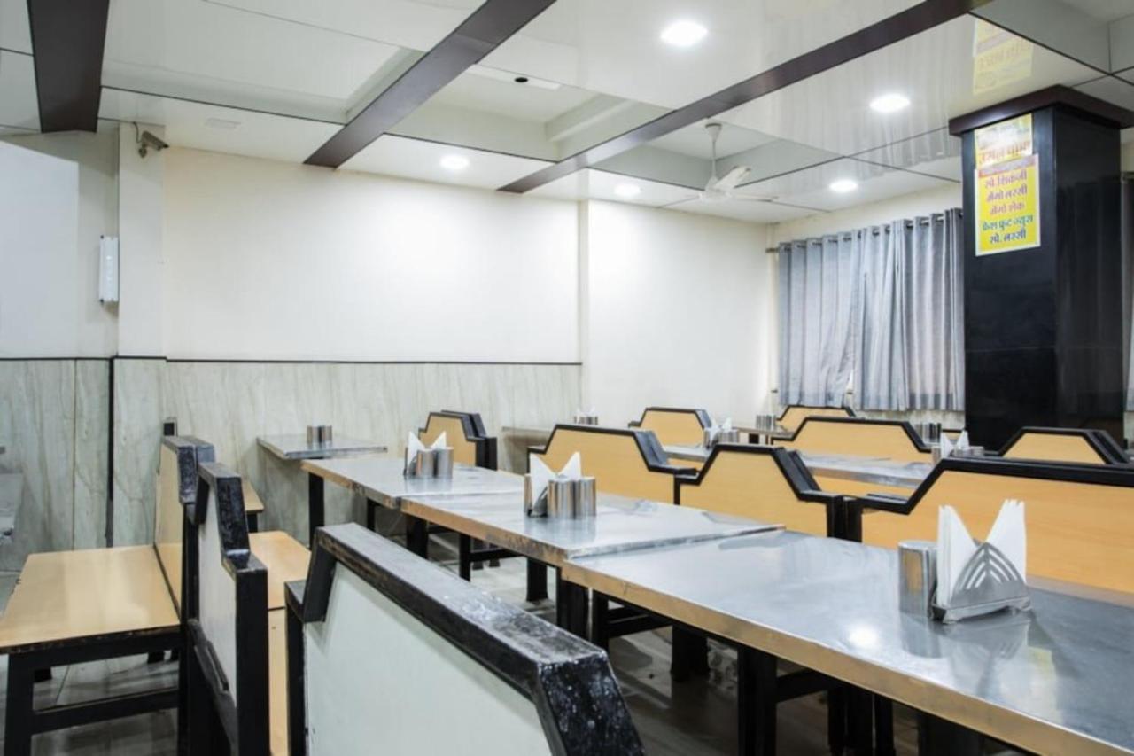 Hotel Satyug Ujjain Εξωτερικό φωτογραφία