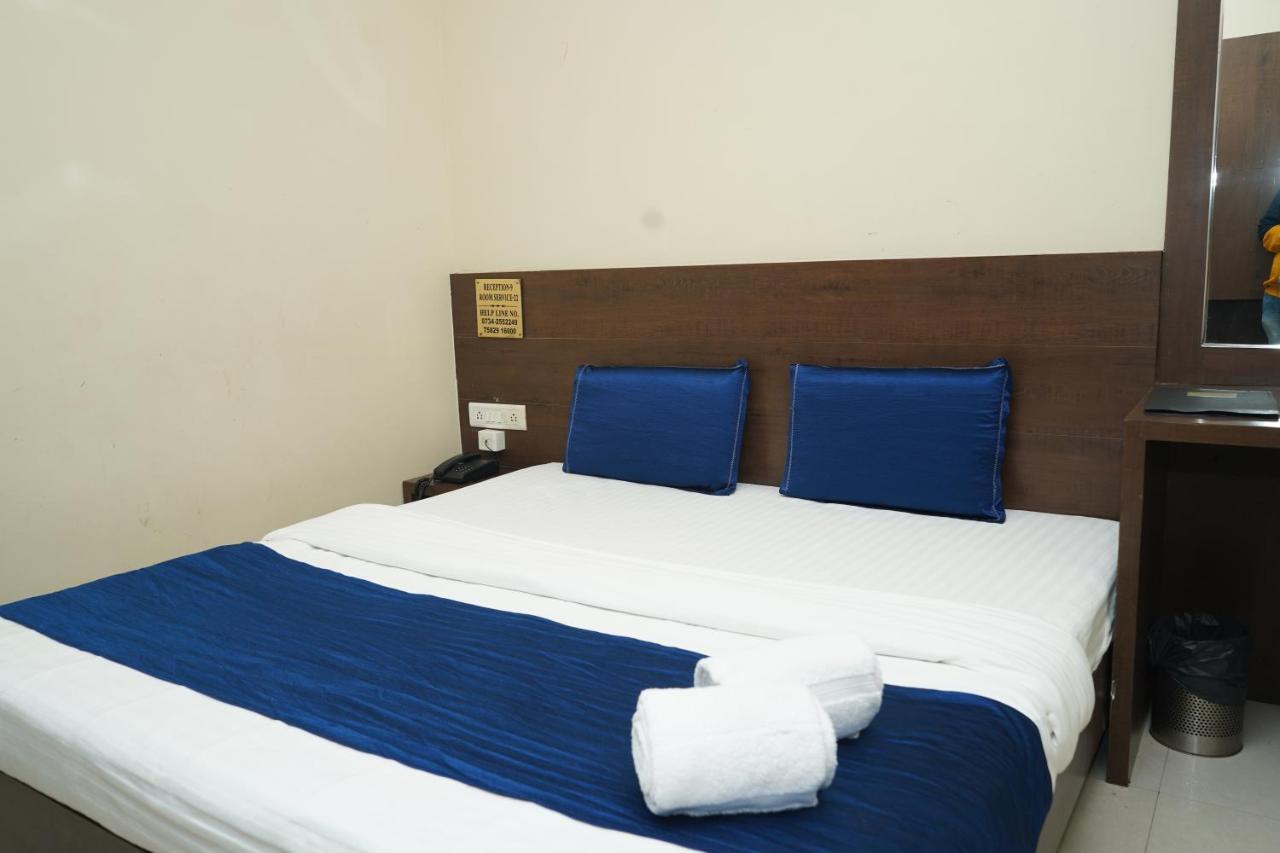 Hotel Satyug Ujjain Εξωτερικό φωτογραφία