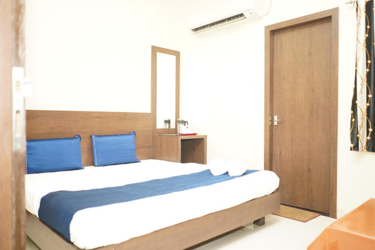 Hotel Satyug Ujjain Εξωτερικό φωτογραφία