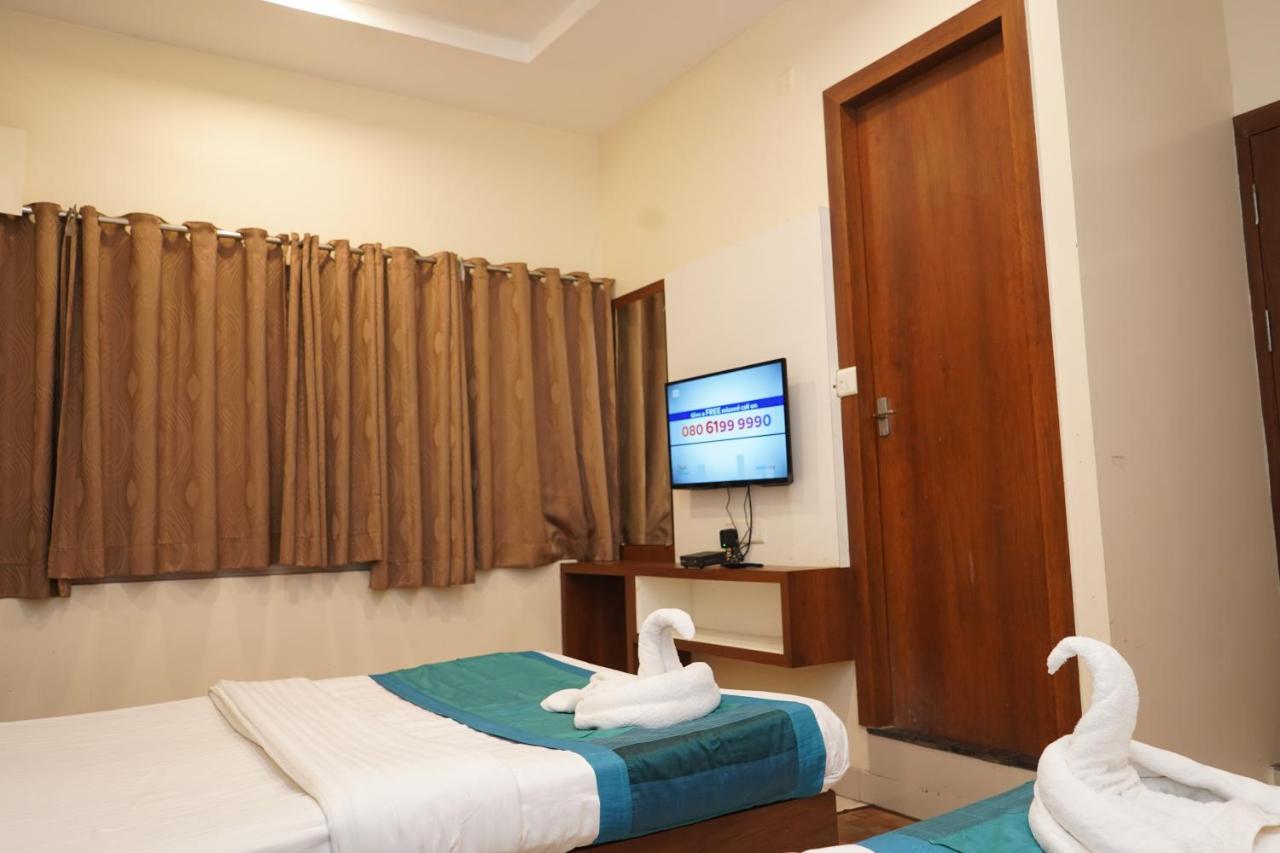 Hotel Satyug Ujjain Εξωτερικό φωτογραφία
