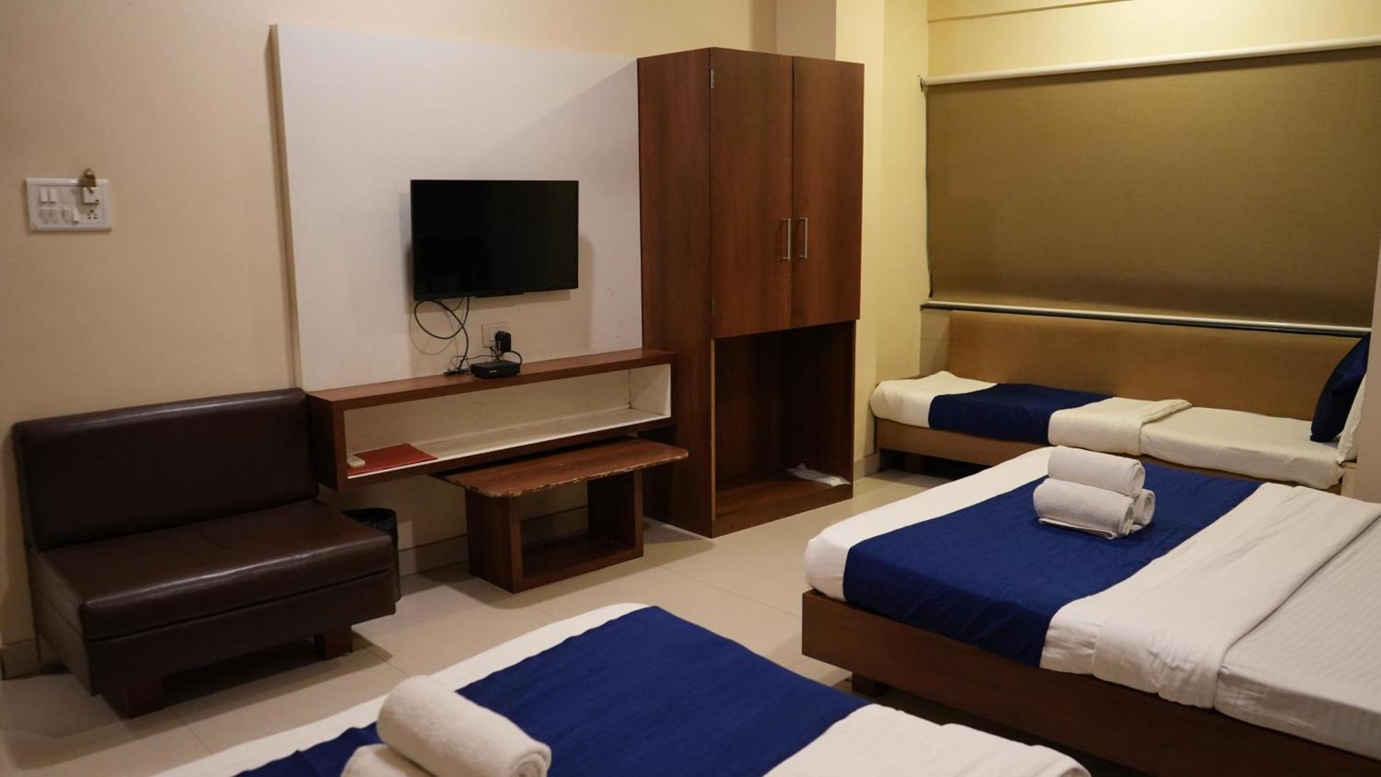Hotel Satyug Ujjain Εξωτερικό φωτογραφία