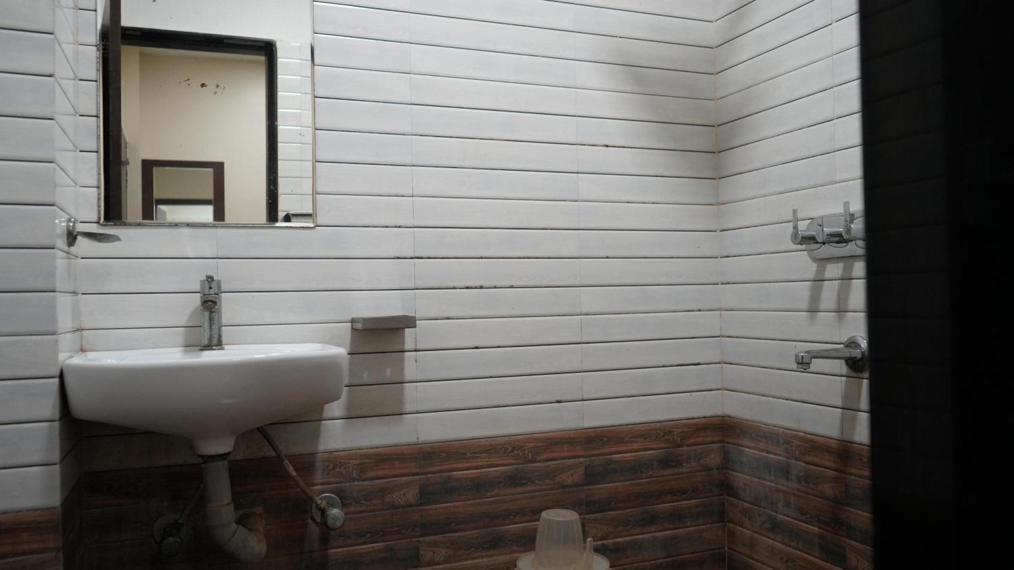 Hotel Satyug Ujjain Εξωτερικό φωτογραφία